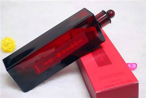 深扒行业内幕博主,大牌爽肤水避坑