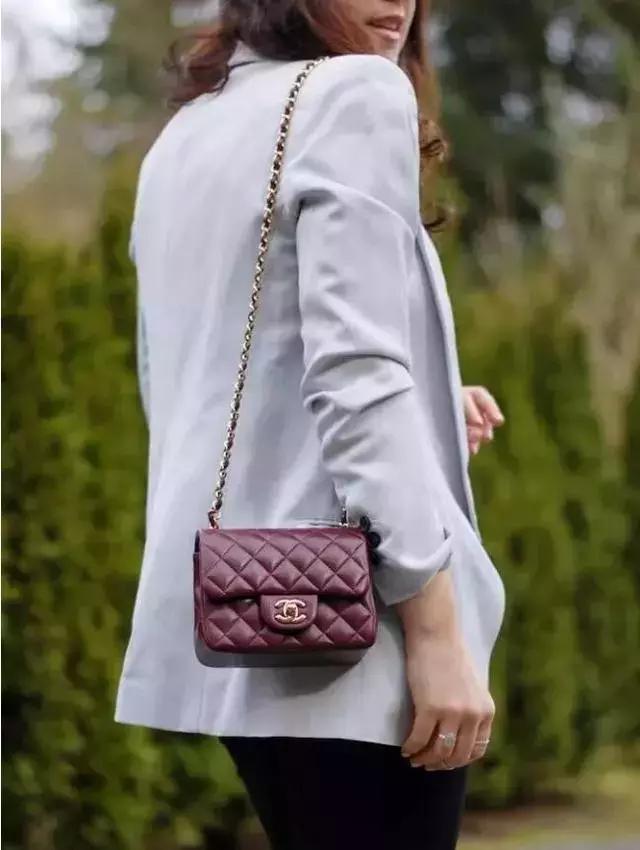 北京女子图鉴送包,北京女子图鉴背着假包