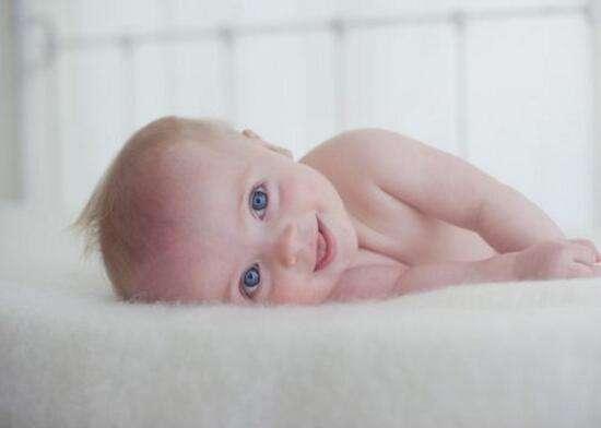 宝宝眼屎怎么清理是最好的方式,怎么正确的给宝宝清理眼屎