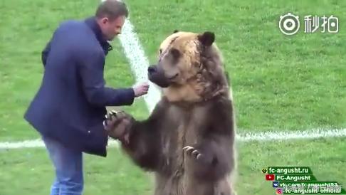 俄罗斯战斗民族足球赛200人打赢,俄罗斯最硬核的一场足球比赛