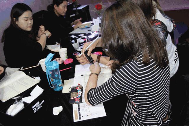 3ce丝滑细腻奶茶色,3ce新品春日氛围