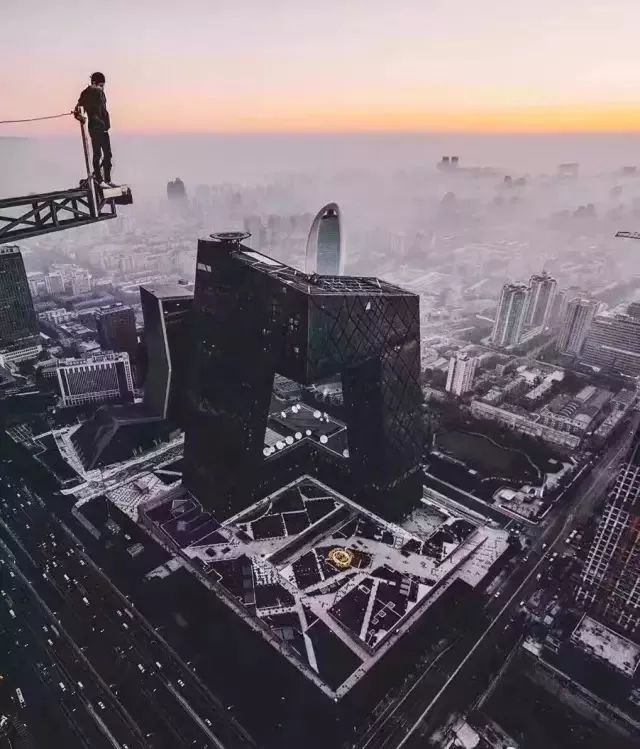 1000万留在北京VS200万留在希腊，5年后……我们见分晓~