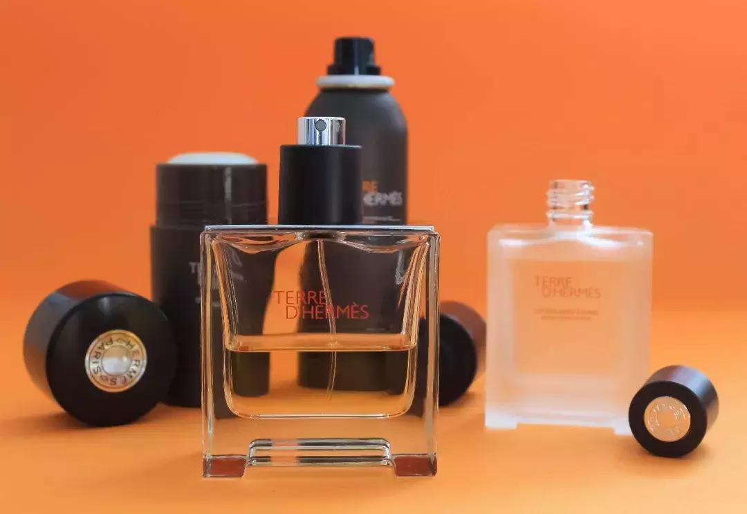 喷了香水别人都说很好闻的香水,喷了就被夸好闻的香水