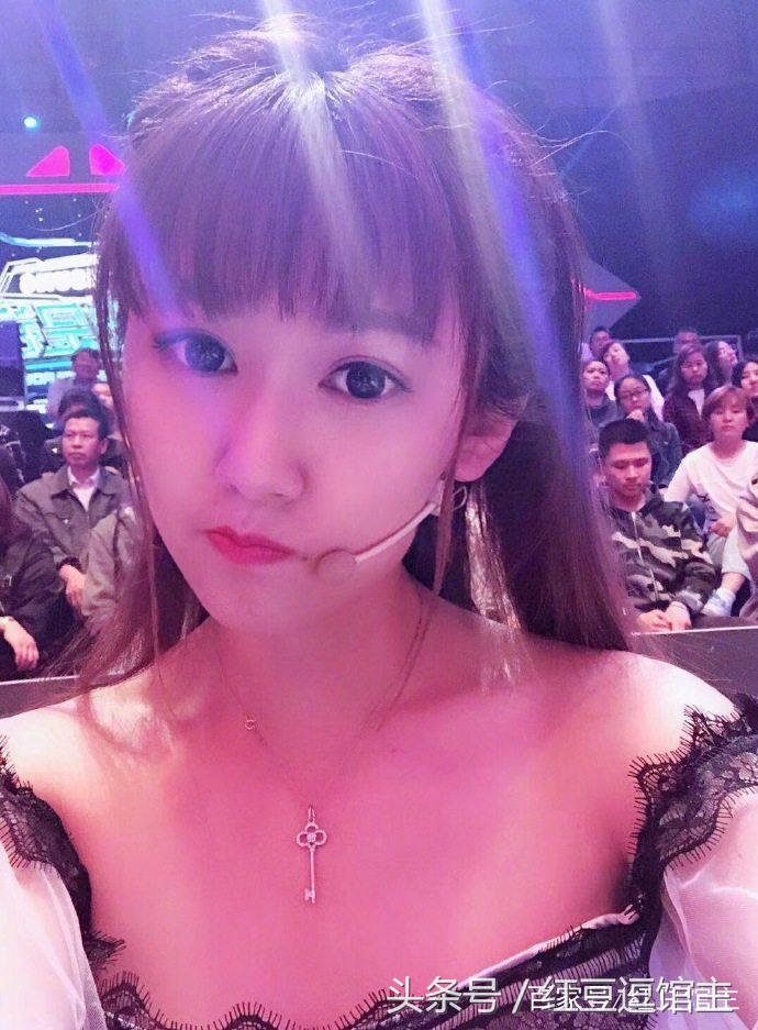 解说小苍男人装,解说小苍身材