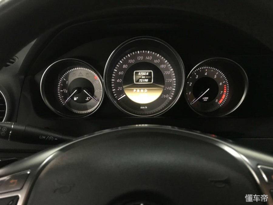 15万买个老款奔驰c200值不值得,19年奔驰c200旅行