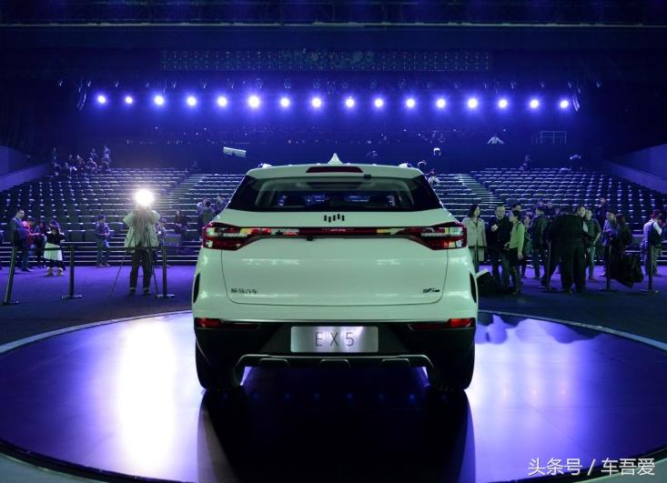 威马ex5高配版补贴后价格,威马ex5综合补贴后售价6.98万元