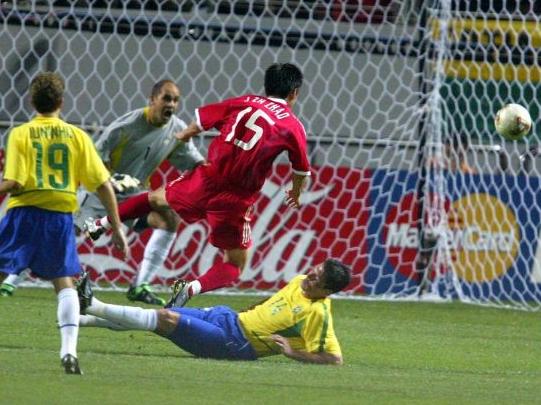 大漠的落日下那吹沙的人是谁,大漠落日下吹笙的人是谁原版