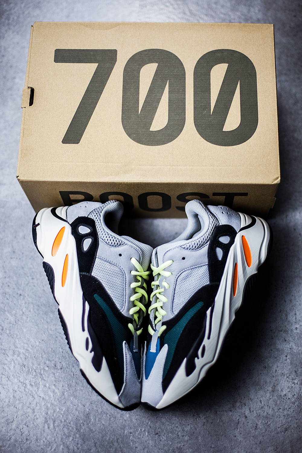 yeezyboost700真假脚感 (yeezy boost 700到底是什么鞋)
