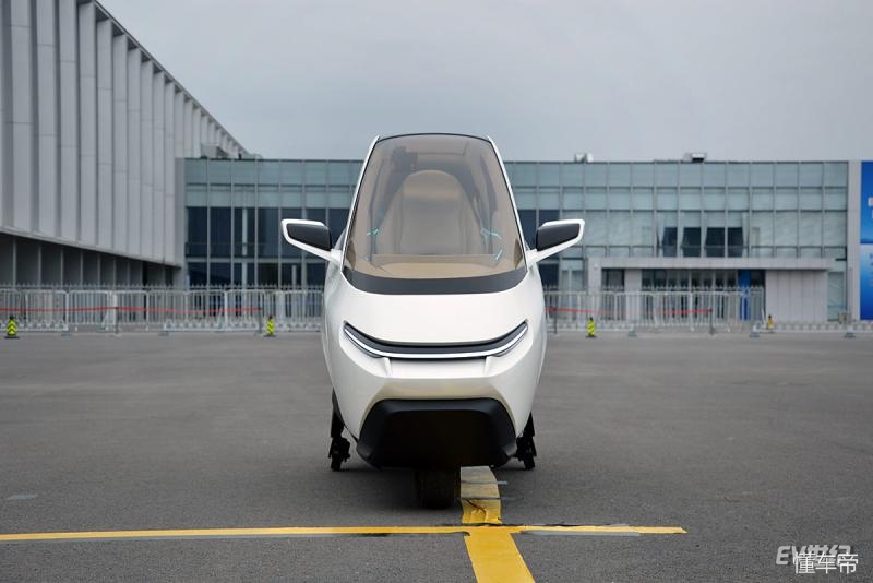 体验感极强的电动车,现代感很强的两轮电动车