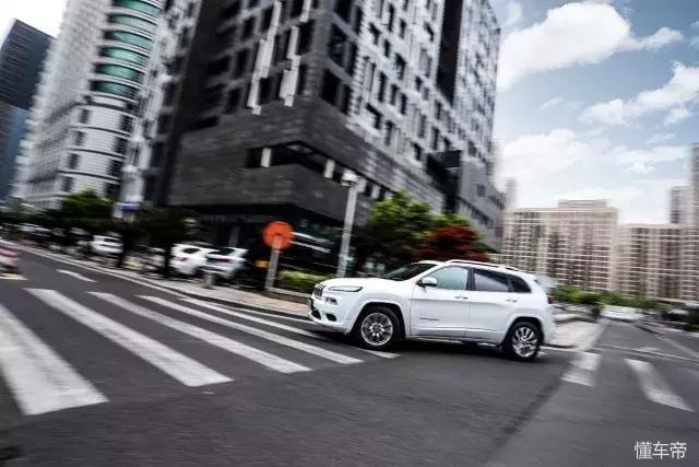 老款指南者是四驱吗,17款指南者200t家享版1.4t油耗