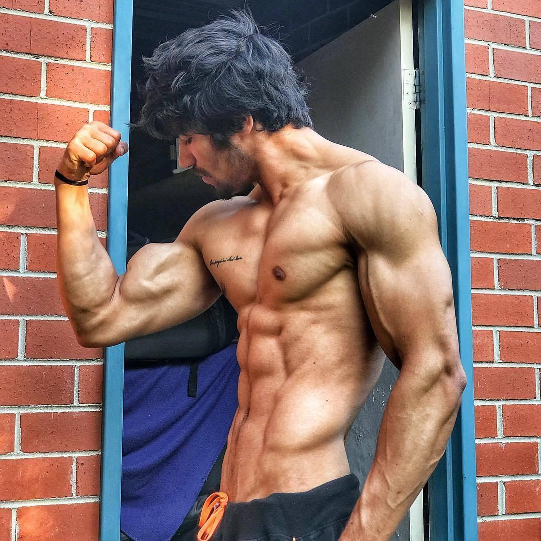 双杠臂屈伸十大禁忌,双杠臂屈伸易犯毛病