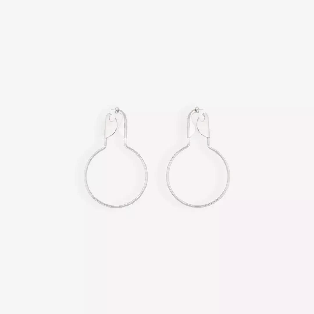 CK刷碗手套2400,GUCCI洗澡筐8千……我仿佛走进了“顶奢两元店”