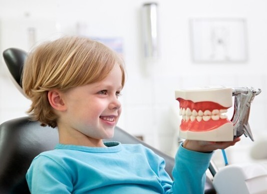 乳牙蛀牙只剩根部需要拔掉吗,为啥乳牙蛀牙10岁以后才换