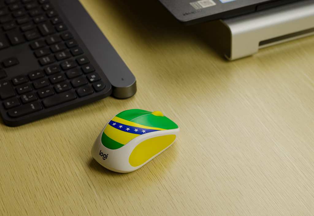 罗技m330无线鼠标推荐,罗技m240鼠标测评