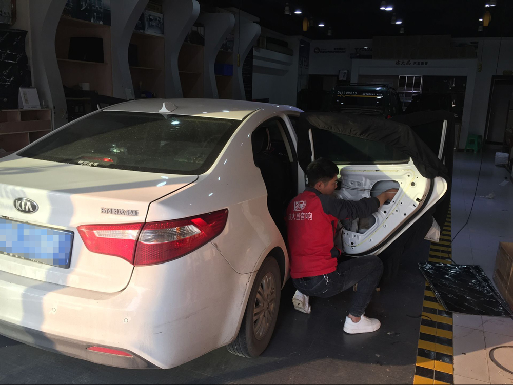 起亚k2改灯套件,起亚k2改音响效果