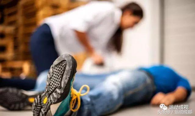 22岁小伙撸铁,22岁小伙子撸铁内脏撕裂