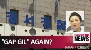 当众怒骂服务员向其泼水完整版,当众辱骂服务员向服务员泼水