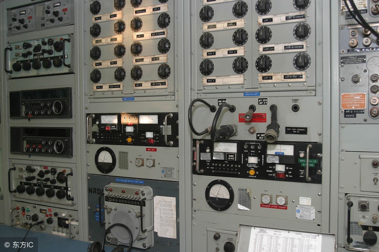 电荷是不是就是带电的粒子,电荷是不是粒子