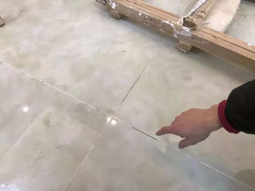 刚铺好的砖发现空鼓,刚铺的地板砖空鼓怎么处理