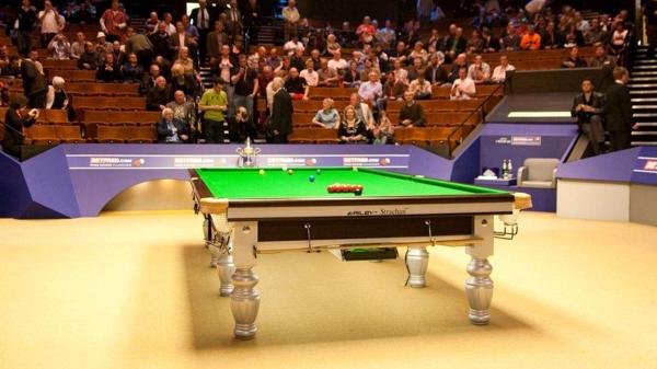 晨看*疆新**｜五一高速小型客车免费通行，*疆新**4300吨铁路桥转体对接