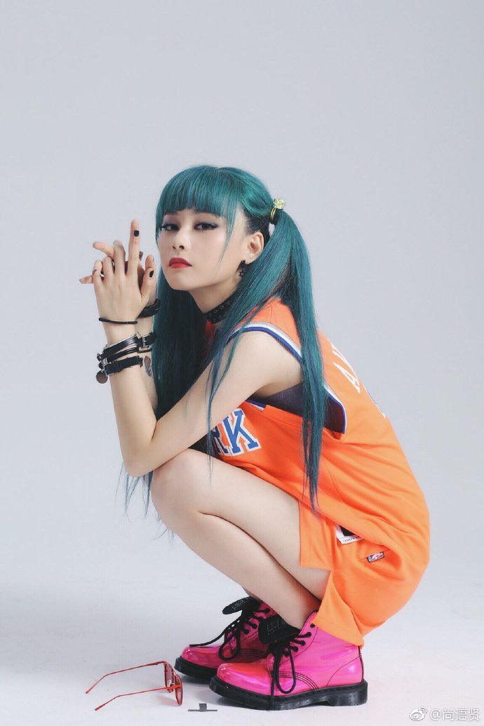 唐人街探案2的绿发女孩kiko，在现实生活中也是那么活泼可爱