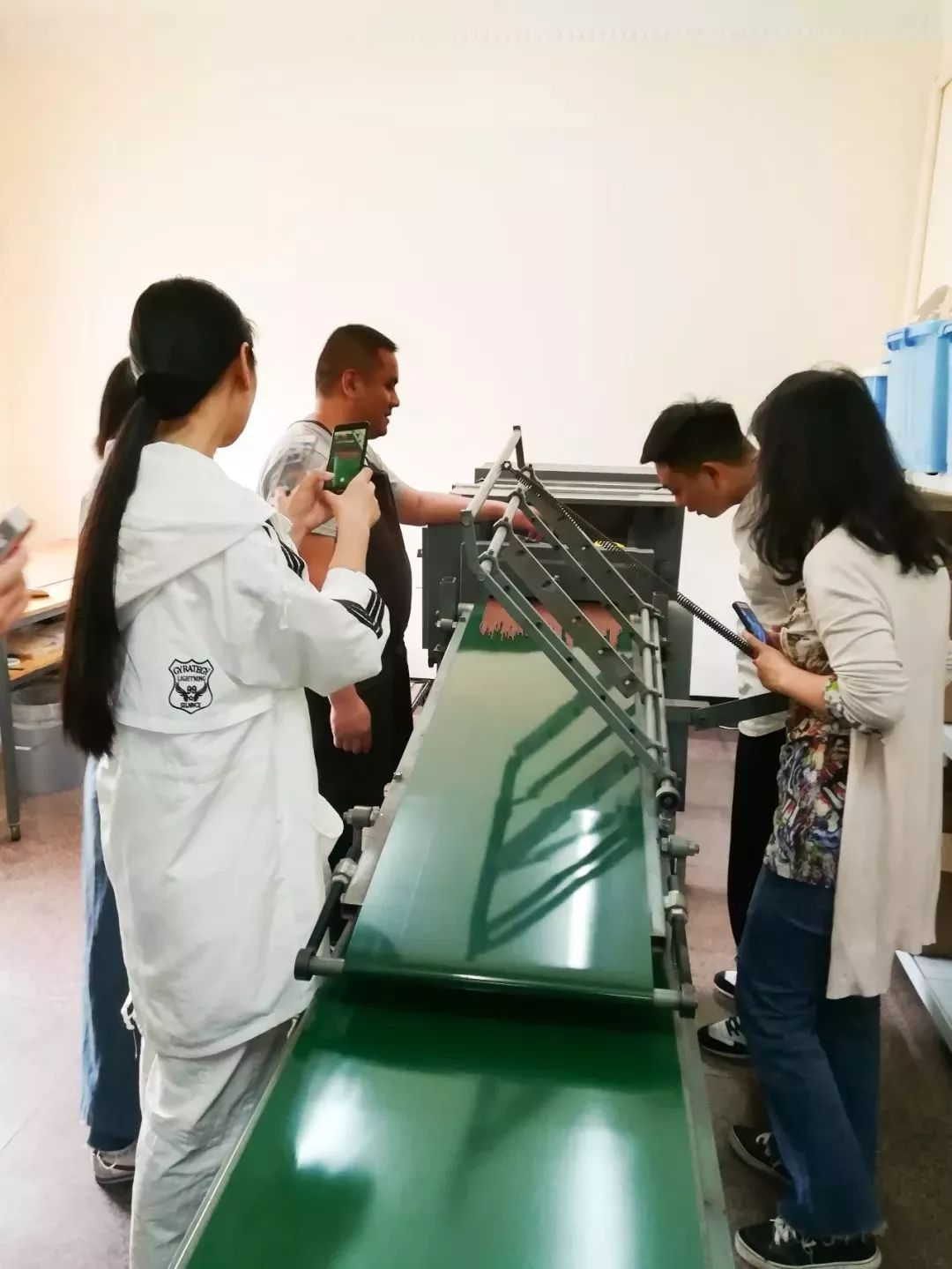 香道师和制香师区别,行香师和香道师有什么区别