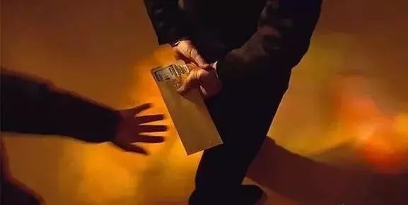 原西安市委常委、秘书长杨殿钟受贿300公斤黄金，一个亿现金