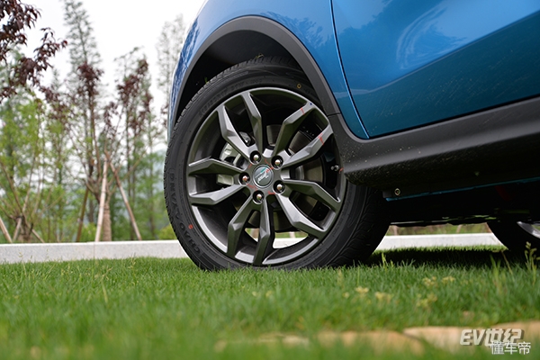 续航300公里最便宜的新能源车suv,续航超300新能源suv