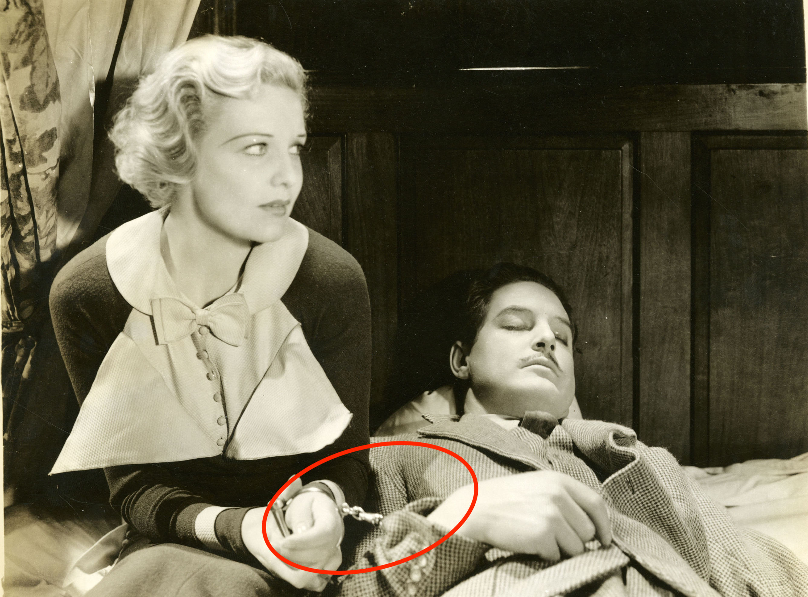 希区柯克美人计片段,希区柯克后窗片段