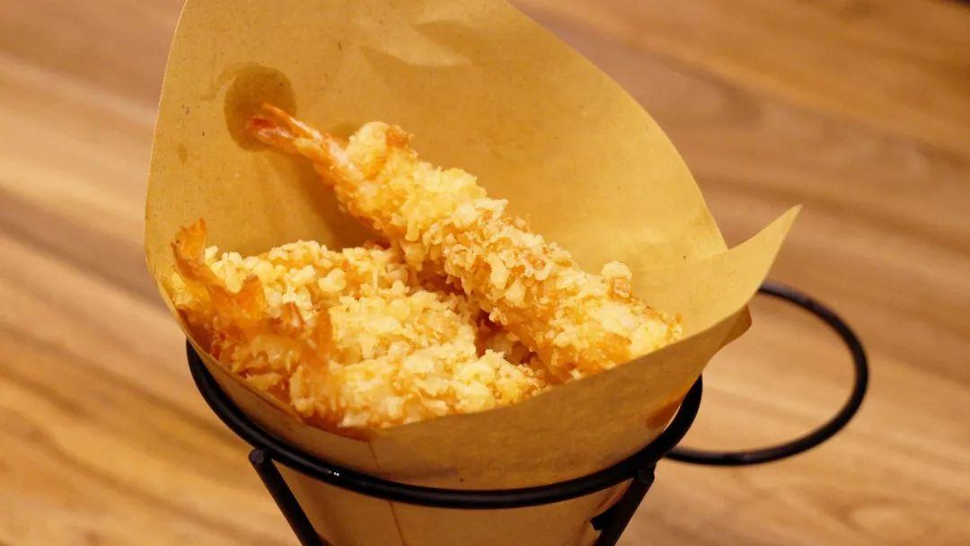 穿梭于苏城的猫大侠，举着鱼票正到处找你！