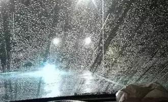 雨刮器向上刮异响怎么回事,雨刮器刮玻璃异响解决方法