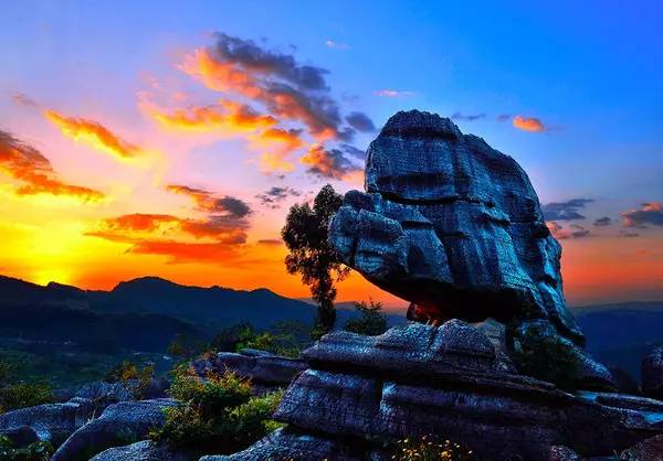 这趟高铁列车上的美食全国独有,渝贵高铁沿途风景