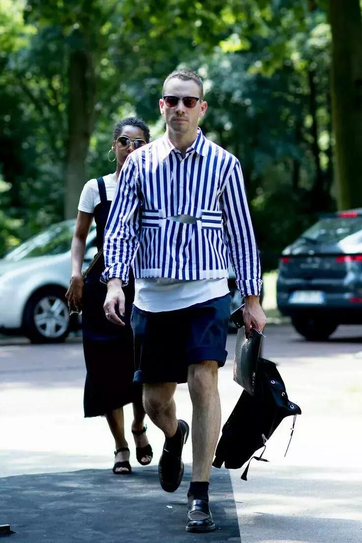 经典的条纹衬衫怎么穿,条纹衬衫适合什么人穿