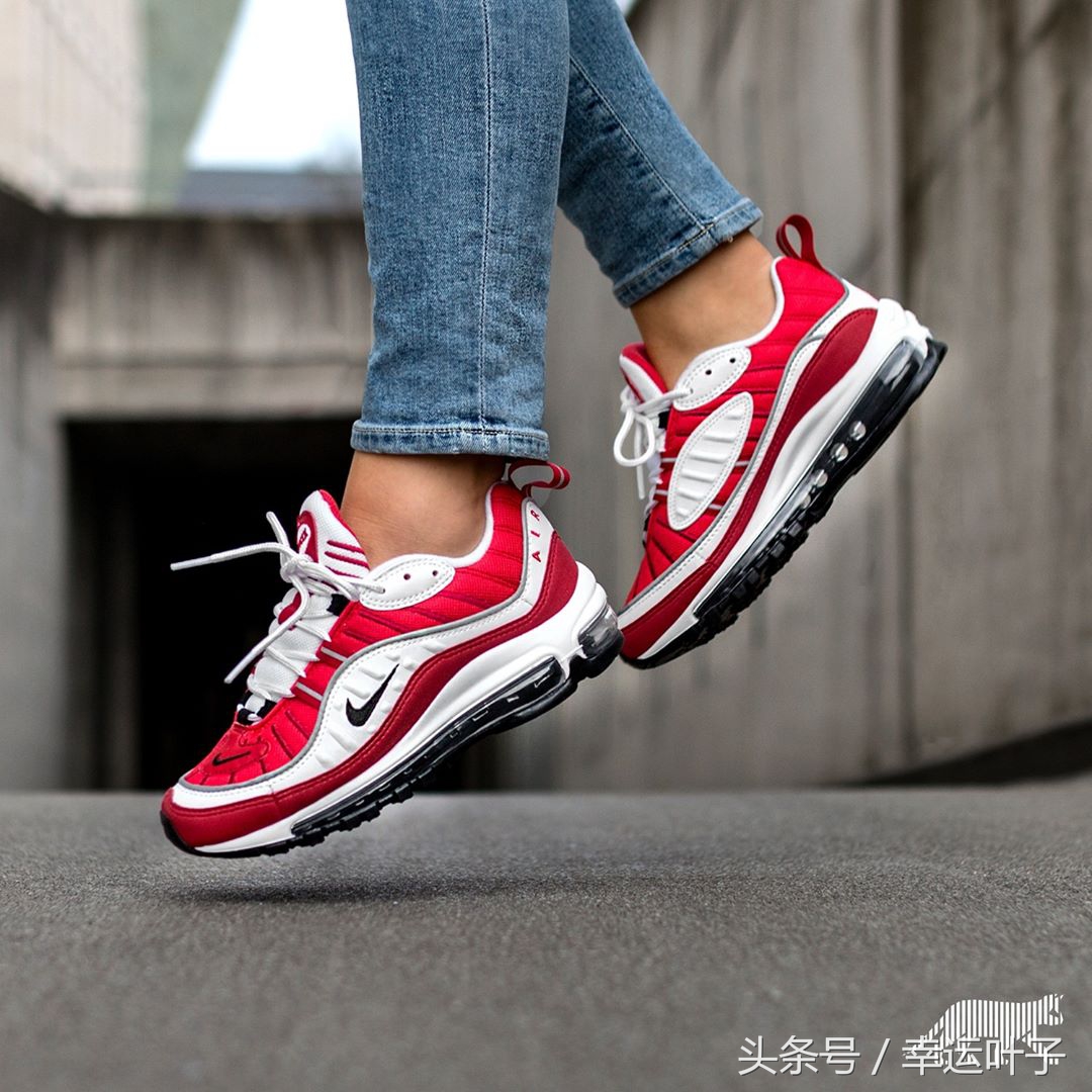 近期新鞋精选，只有看了上脚照，你才知道这双鞋比你想象中更帅气