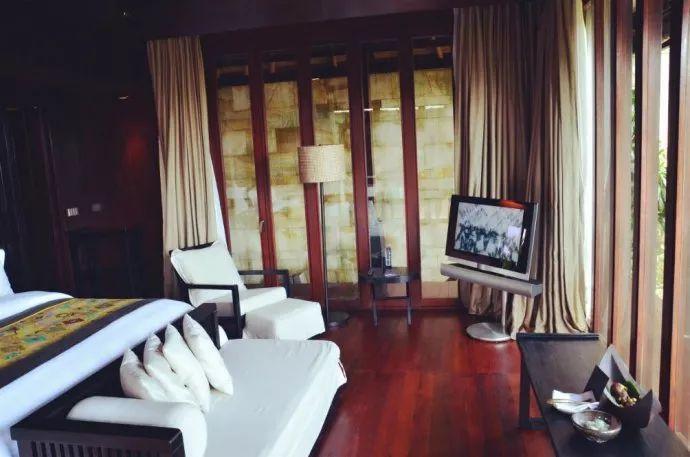 毕加索×YSL爱马仕做跨界歌王是奢侈品接地气还是地气变奢侈了？