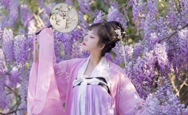 90后中国姑娘，在澳洲街美哭外媒