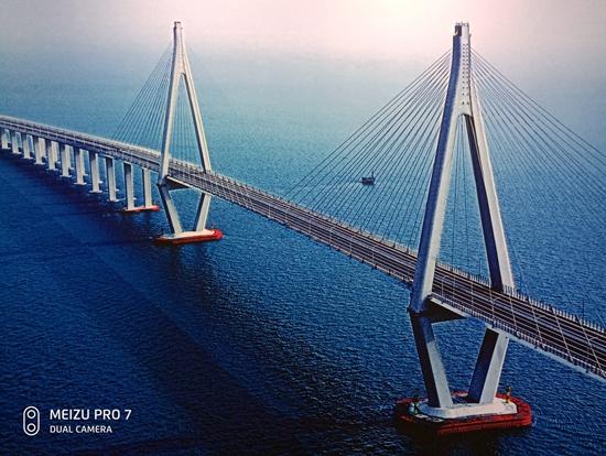 一桥飞架南北天堑变通途手迹,一桥飞渡永铸辉煌