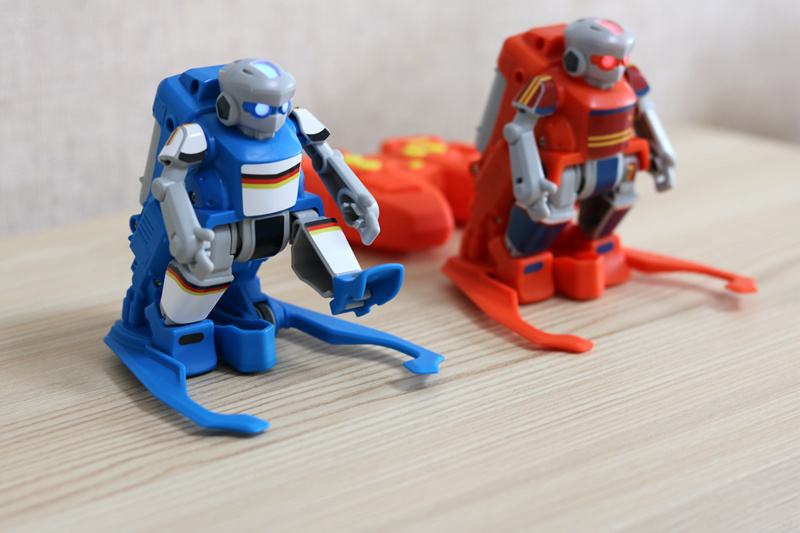 球瘾犯了想打羽毛球,球瘾发作踢路障