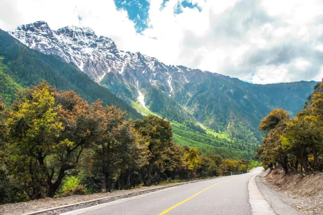 川藏高速公路北线与川藏南线,川藏南线与北线哪个路况更好