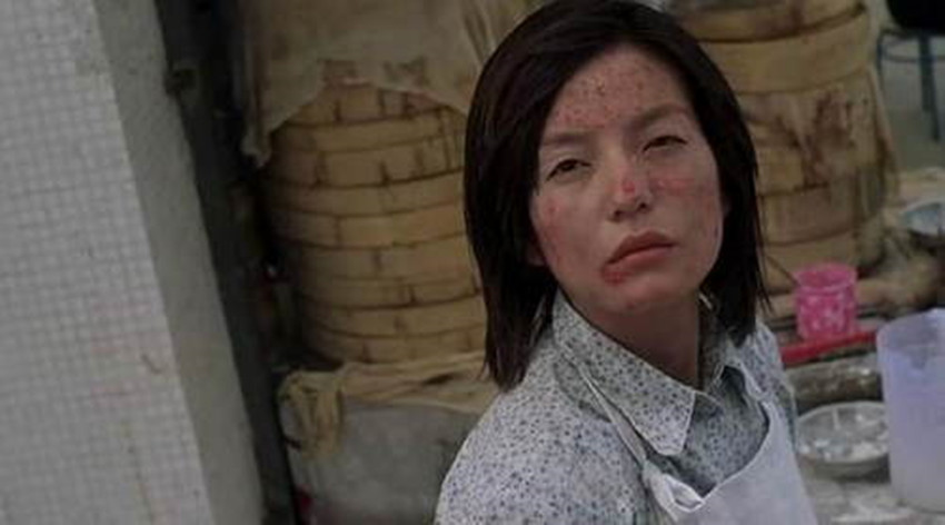 少林足球赵薇和星爷,少林足球赵薇扮浓妆gif