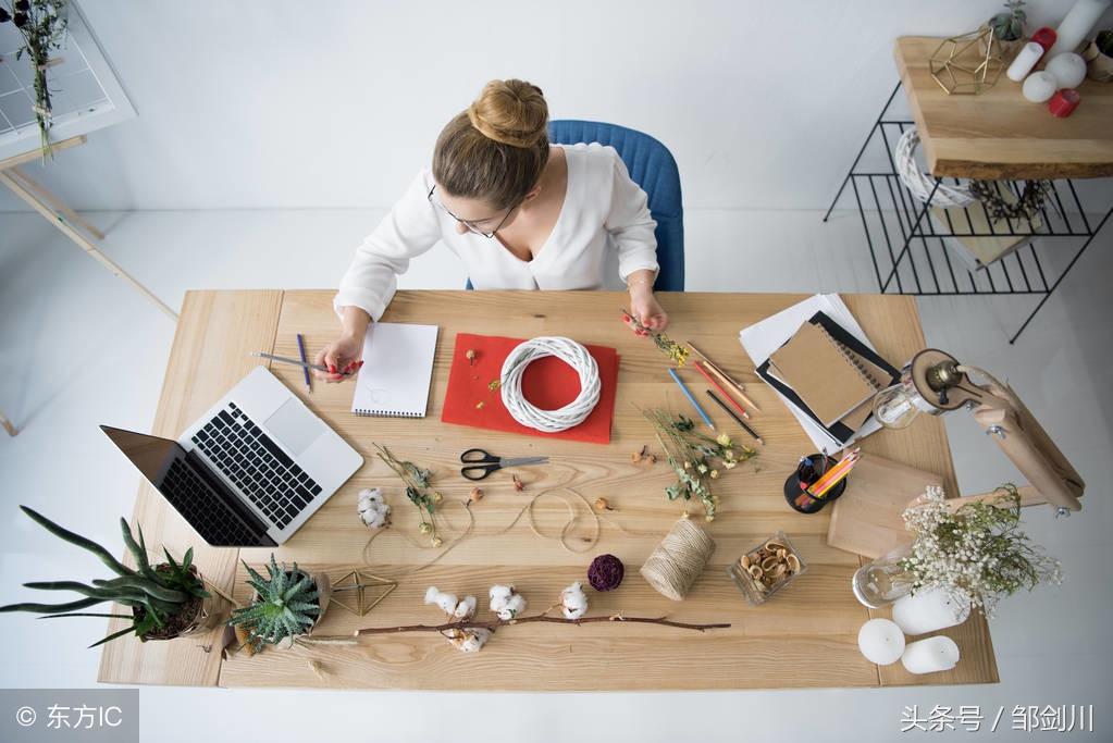 出书难不难,出书是不容易的事