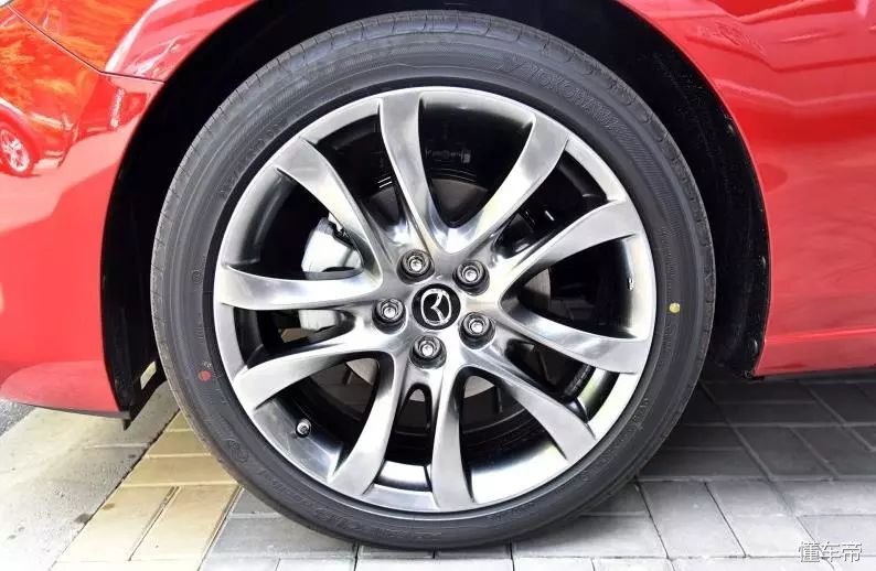 四轮定位和动平衡有啥不同,四轮定位跟动平衡有什么不一样