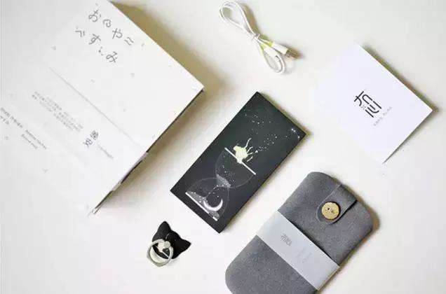 性能强的移动电源,比较小巧但容量大的移动电源