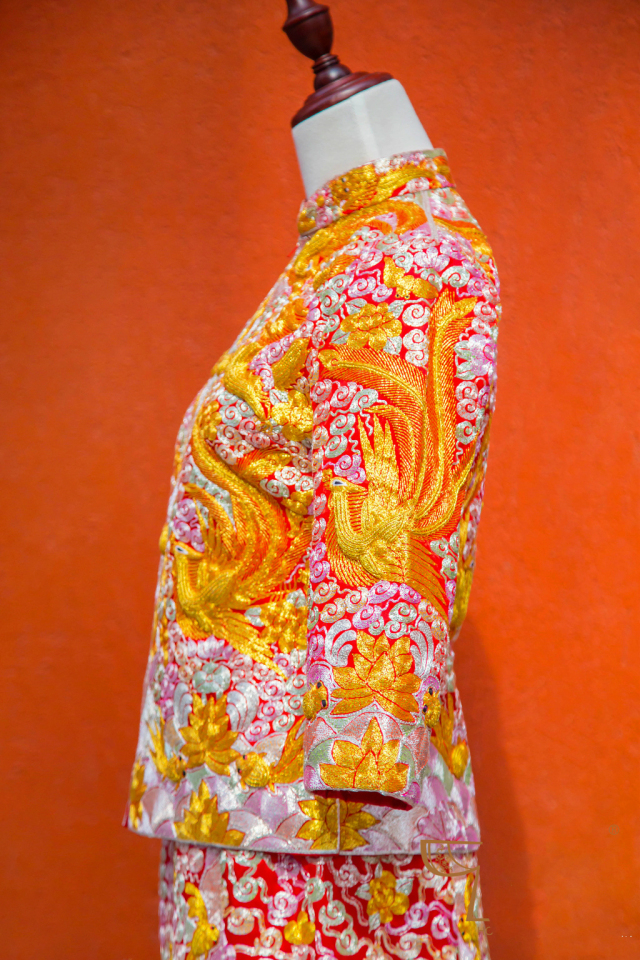 有哪些女明星婚礼穿的秀禾服,明星结婚穿的秀禾服