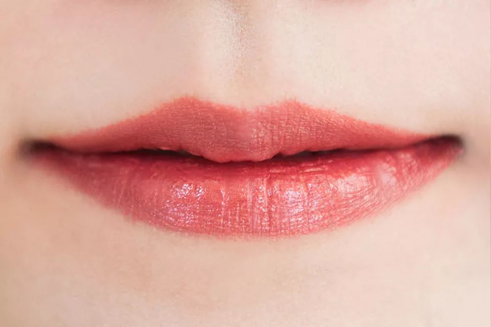 测评显白口红黄黑皮,黄皮口红测评推荐阿玛尼