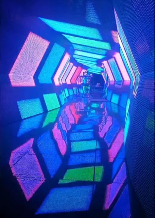 美！梦幻时光隧道惊现广州，穿越星际不是梦，重点还免费！