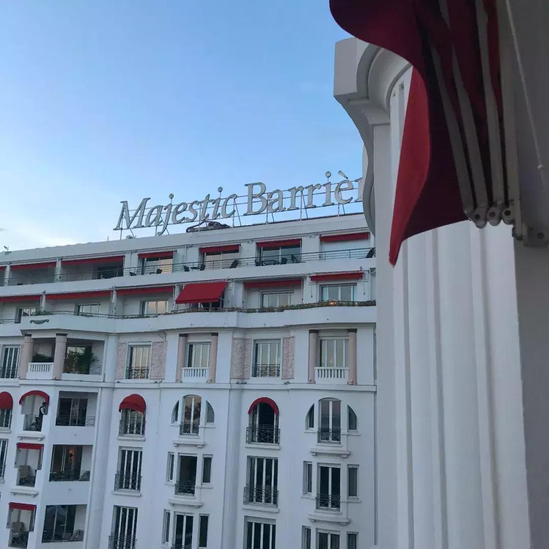 王丽坤戛纳红毯,王丽坤和李晨吻戏