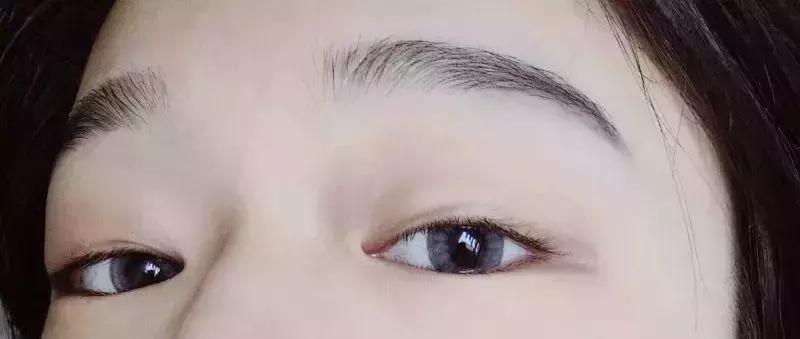 4个化妆品就能搞定的伪素颜妆,伪素颜妆必备彩妆