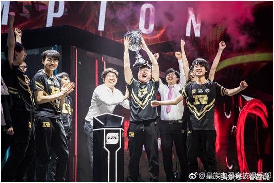 uzi重回虎牙直播送礼物神超,uzi直播史上最尴尬事件诞生