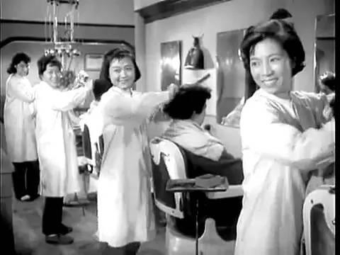 为啥理发店师傅叫tony,为啥理发的都是tony老师